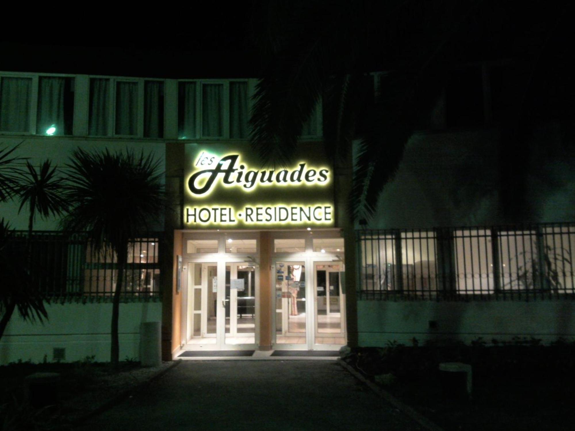 Hotel Residence Les Aiguades Port-de-Bouc Exterior photo